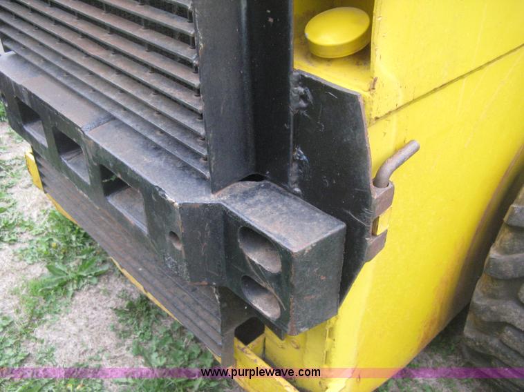 image for item E3389 Owatonna 1700 skid steer