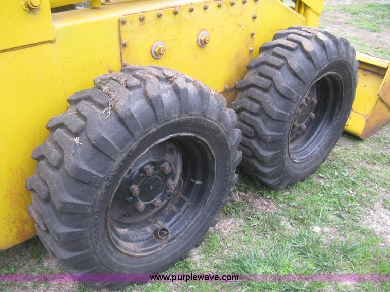 image for item E3389 Owatonna 1700 skid steer