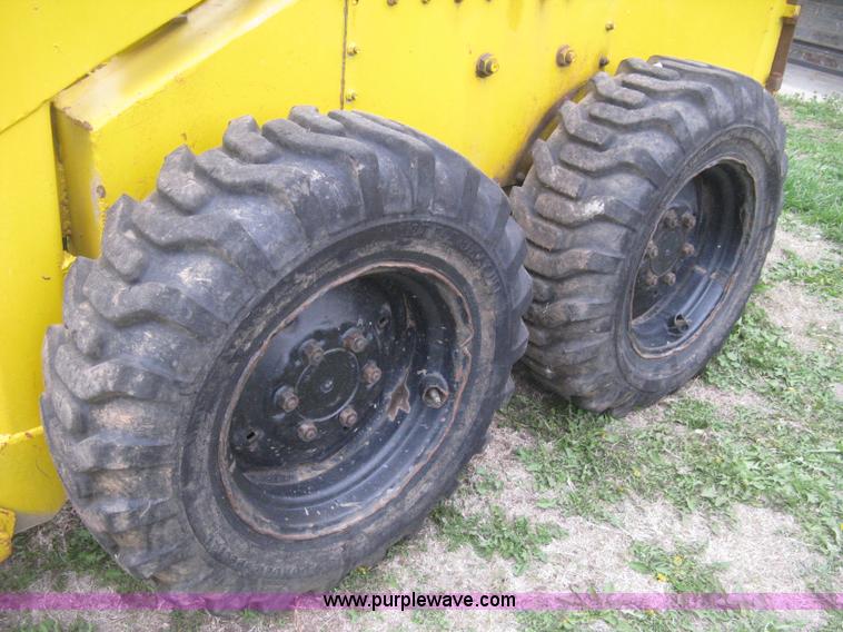 image for item E3389 Owatonna 1700 skid steer