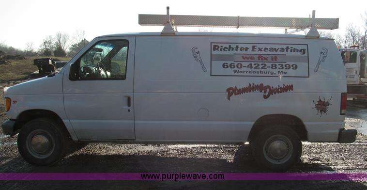 image for item E5925 2000 Ford Econoline  E250 van