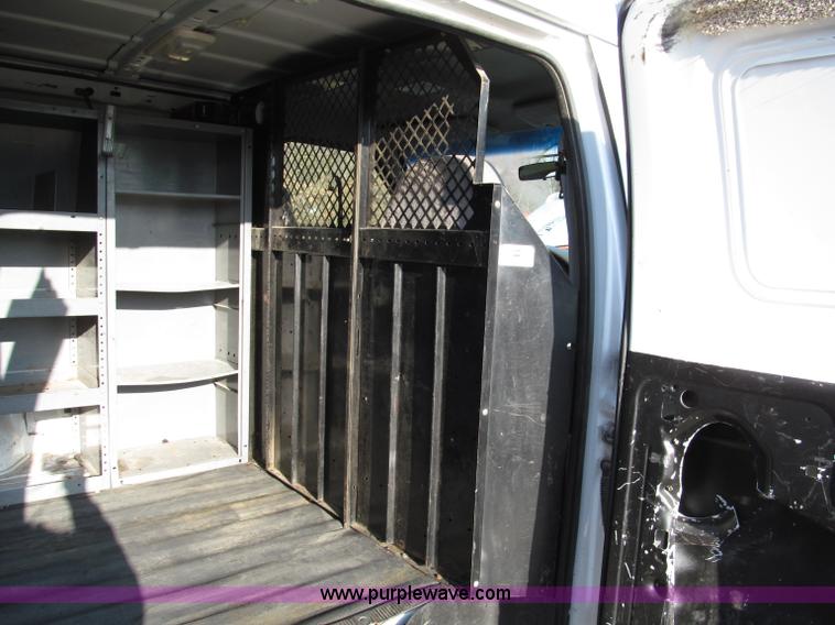 image for item E5925 2000 Ford Econoline  E250 van