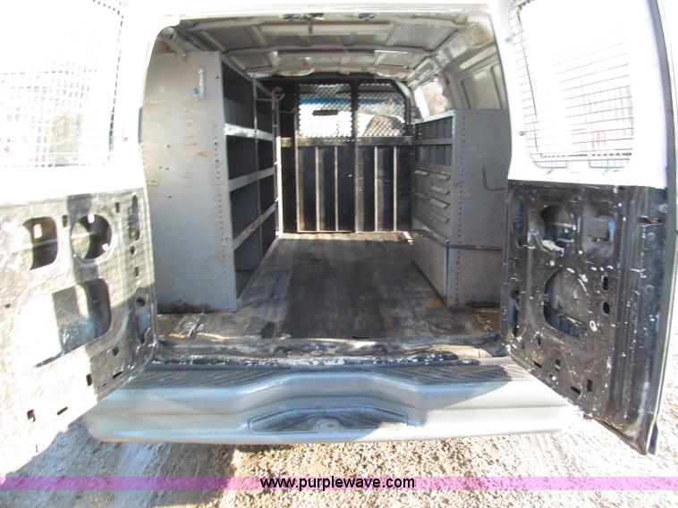 image for item E5925 2000 Ford Econoline  E250 van