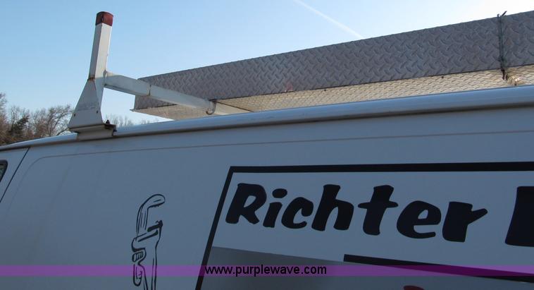 image for item E5925 2000 Ford Econoline  E250 van