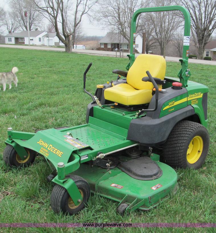 John Deere 997 ZTrak ZTR commercial lawn mower in Richmond, MO | Item