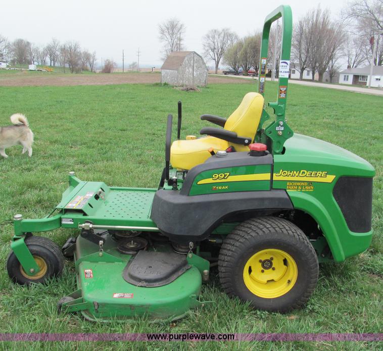 image for item E5989 John Deere 997 ZTrak ZTR commercial lawn mower