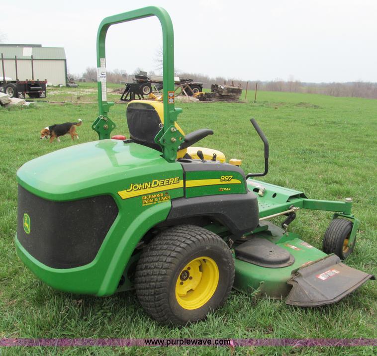 image for item E5989 John Deere 997 ZTrak ZTR commercial lawn mower
