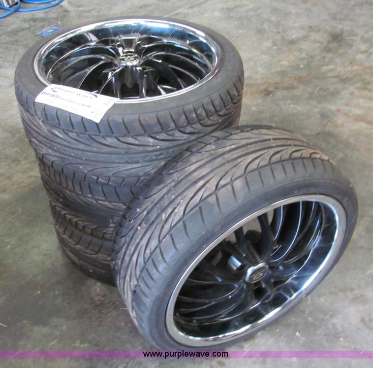 image for item E5992 20" Lorenzo wheels and tires