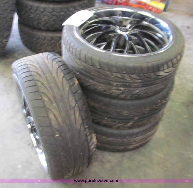 image for item E5992 20" Lorenzo wheels and tires