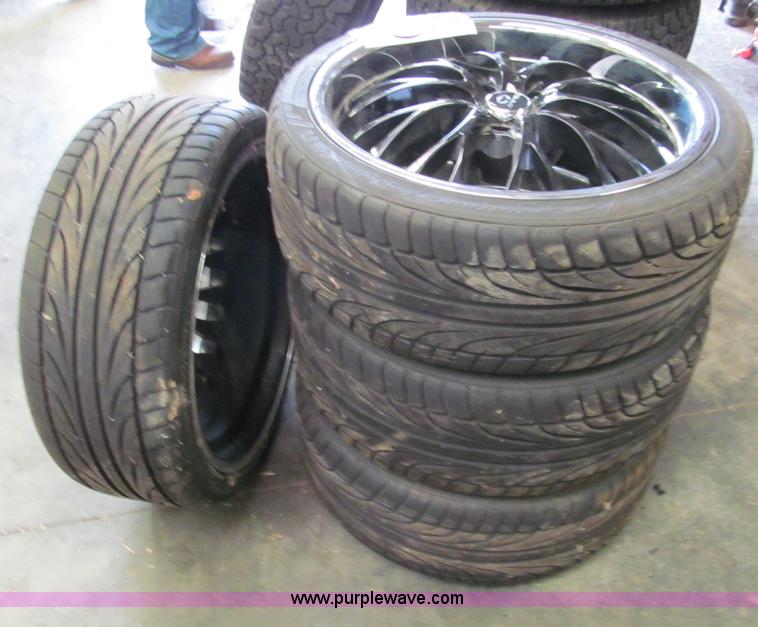 image for item E5992 20" Lorenzo wheels and tires