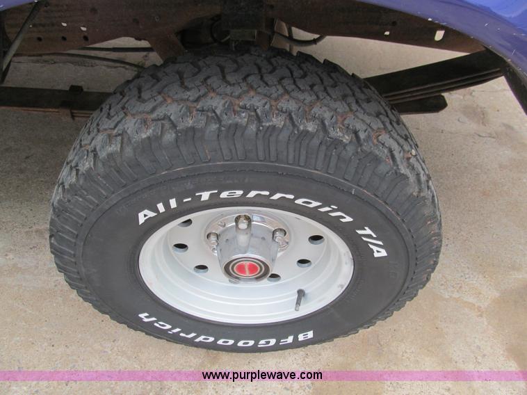 image for item F3182 1995 Ford F150 XL pickup truck