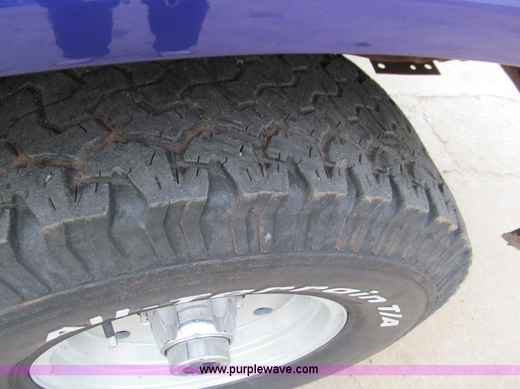 image for item F3182 1995 Ford F150 XL pickup truck