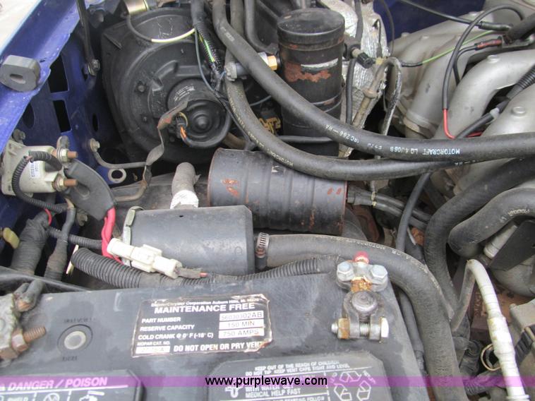 image for item F3182 1995 Ford F150 XL pickup truck