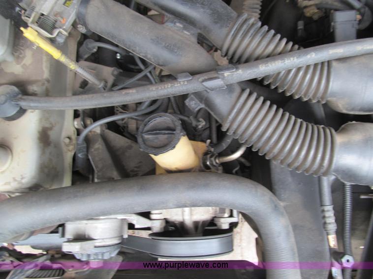 image for item F3182 1995 Ford F150 XL pickup truck