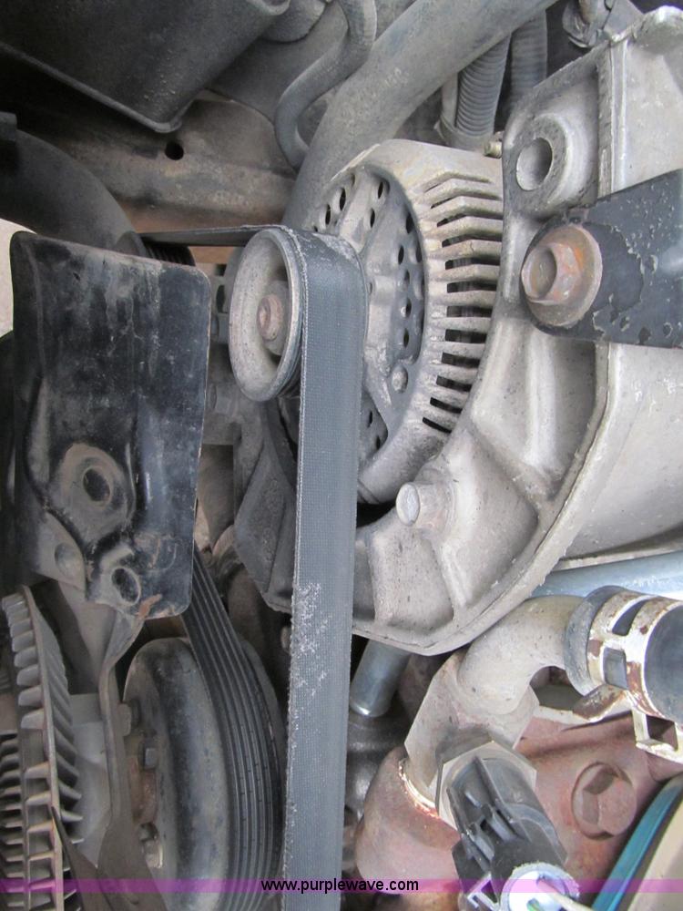 image for item F3182 1995 Ford F150 XL pickup truck