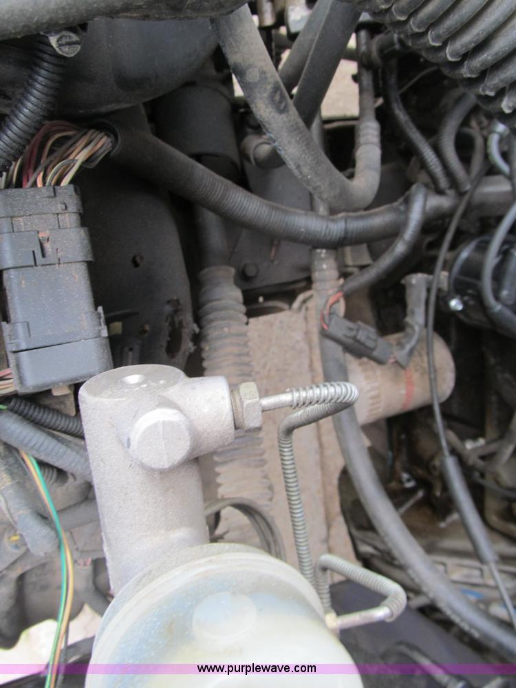 image for item F3182 1995 Ford F150 XL pickup truck