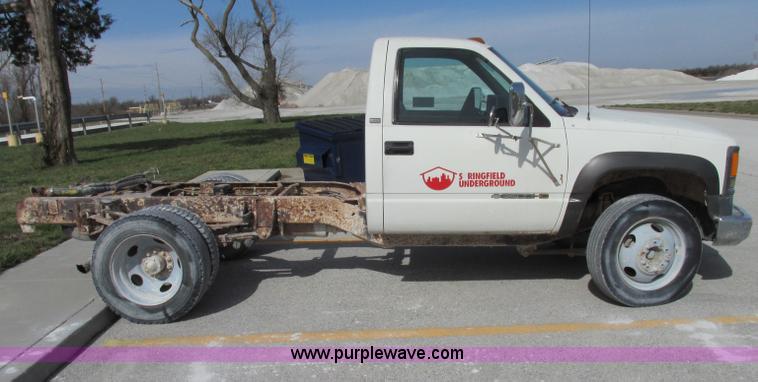 image for item F4793 1994 Chevrolet 3500 HD cab and chassis