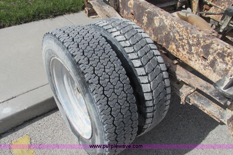 image for item F4793 1994 Chevrolet 3500 HD cab and chassis