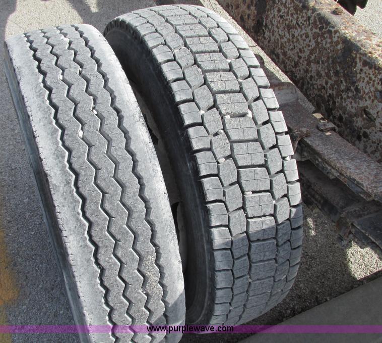 image for item F4793 1994 Chevrolet 3500 HD cab and chassis