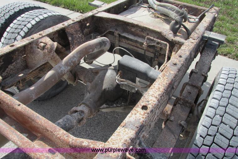 image for item F4793 1994 Chevrolet 3500 HD cab and chassis
