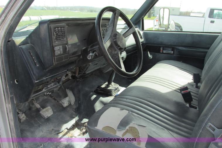 image for item F4793 1994 Chevrolet 3500 HD cab and chassis