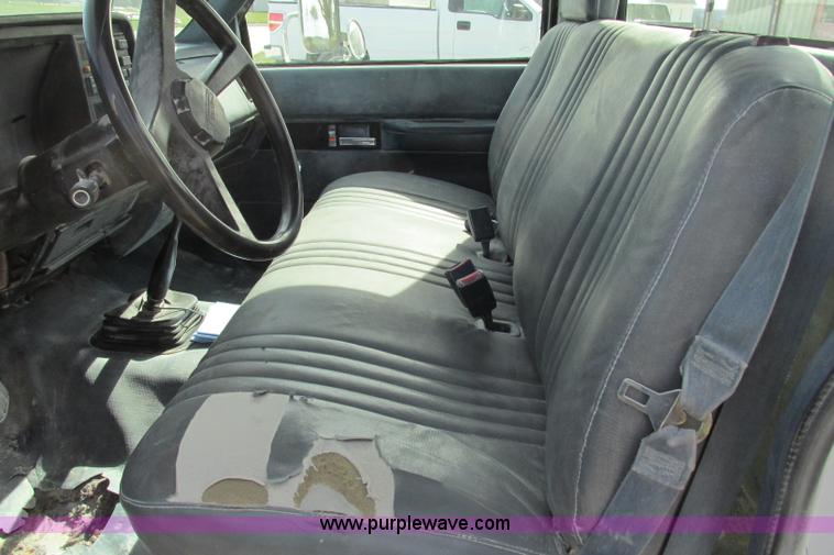 image for item F4793 1994 Chevrolet 3500 HD cab and chassis
