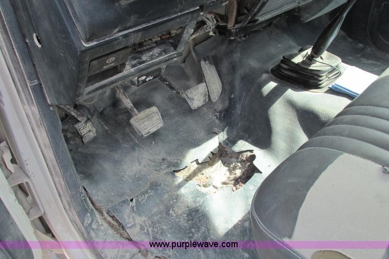 image for item F4793 1994 Chevrolet 3500 HD cab and chassis