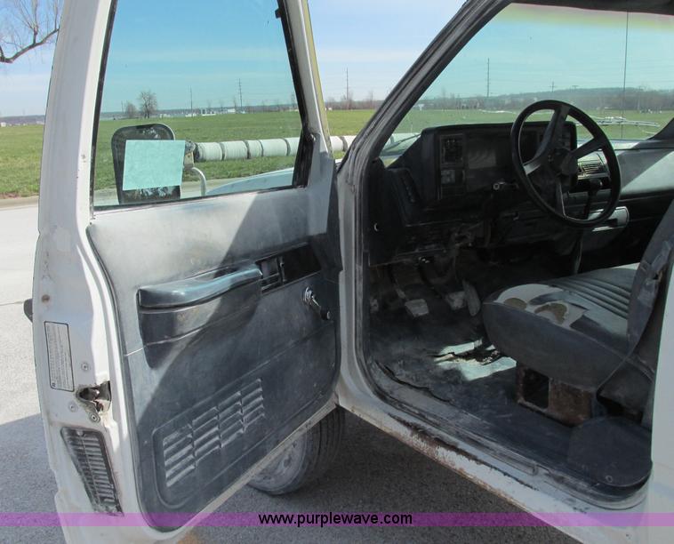 image for item F4793 1994 Chevrolet 3500 HD cab and chassis