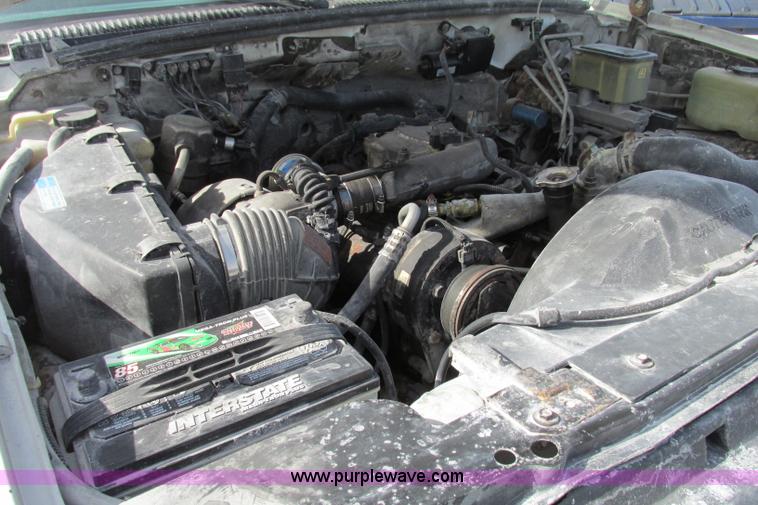 image for item F4793 1994 Chevrolet 3500 HD cab and chassis