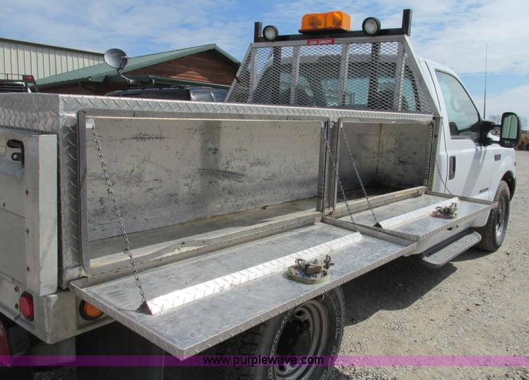 image for item F4798 2001 Ford F350 Super Duty flatbed pickup truck