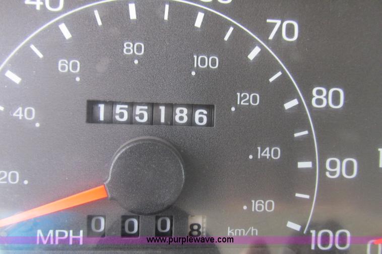 image for item F4798 2001 Ford F350 Super Duty flatbed pickup truck