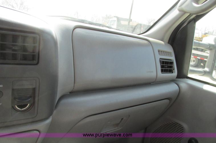 image for item F4798 2001 Ford F350 Super Duty flatbed pickup truck