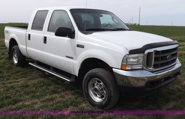 image for item F6481 2004 Ford F250 XLT Super Duty CrewCab pickup truck