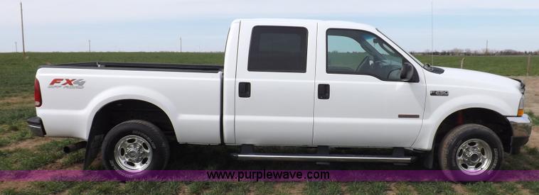 image for item F6481 2004 Ford F250 XLT Super Duty CrewCab pickup truck