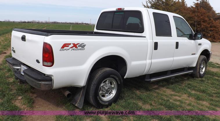 image for item F6481 2004 Ford F250 XLT Super Duty CrewCab pickup truck