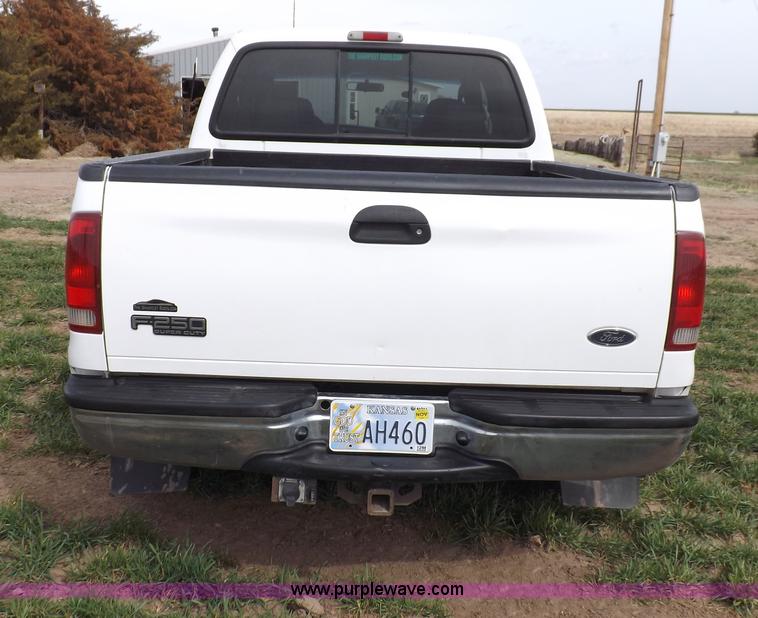 image for item F6481 2004 Ford F250 XLT Super Duty CrewCab pickup truck