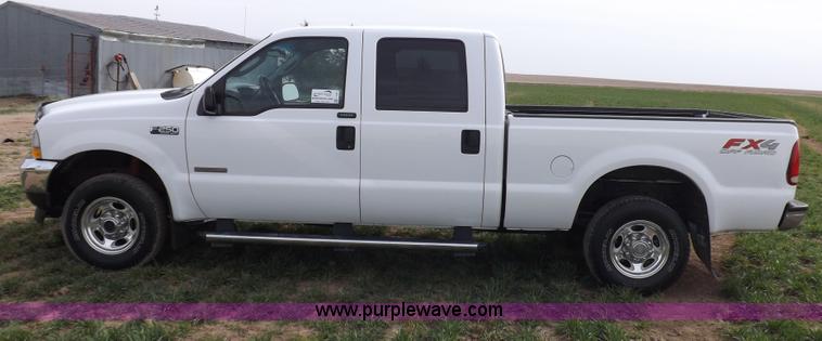 image for item F6481 2004 Ford F250 XLT Super Duty CrewCab pickup truck