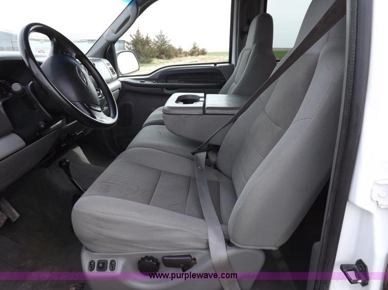 image for item F6481 2004 Ford F250 XLT Super Duty CrewCab pickup truck