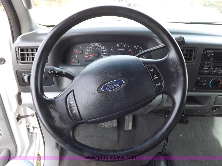 image for item F6481 2004 Ford F250 XLT Super Duty CrewCab pickup truck