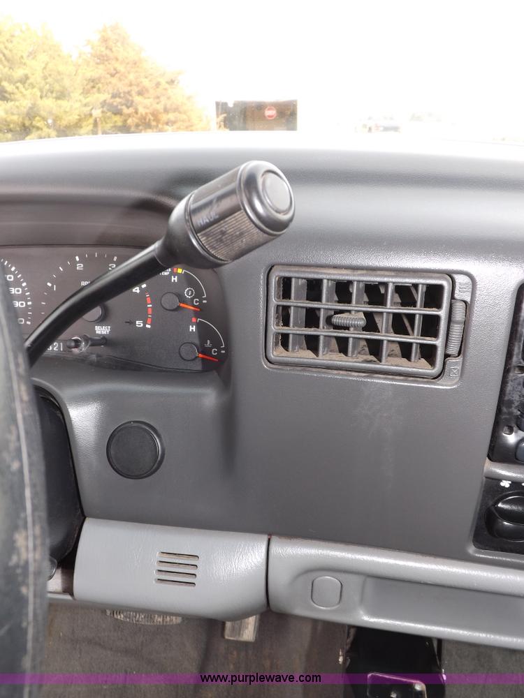 image for item F6481 2004 Ford F250 XLT Super Duty CrewCab pickup truck