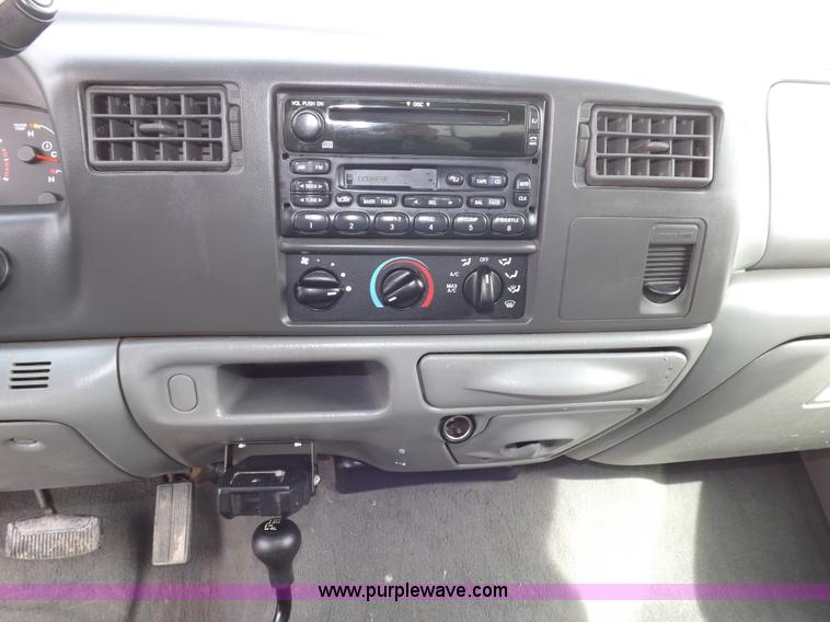 image for item F6481 2004 Ford F250 XLT Super Duty CrewCab pickup truck