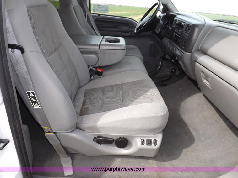 image for item F6481 2004 Ford F250 XLT Super Duty CrewCab pickup truck