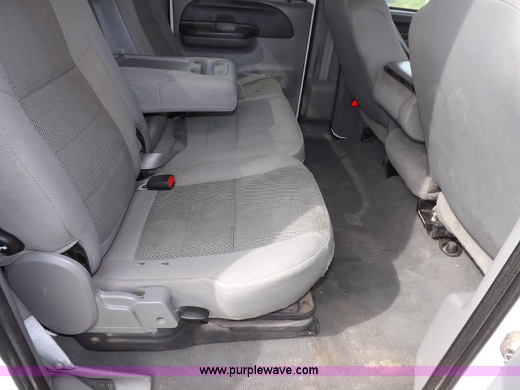 image for item F6481 2004 Ford F250 XLT Super Duty CrewCab pickup truck