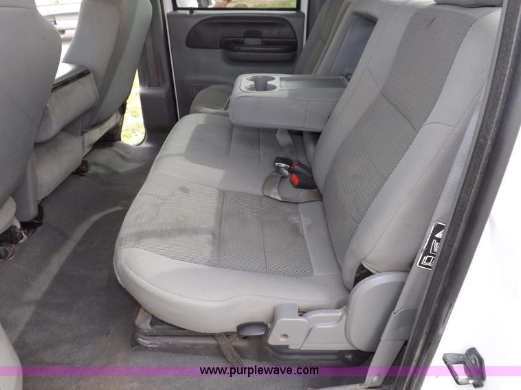 image for item F6481 2004 Ford F250 XLT Super Duty CrewCab pickup truck