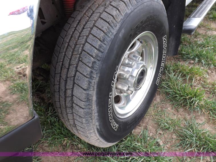 image for item F6481 2004 Ford F250 XLT Super Duty CrewCab pickup truck