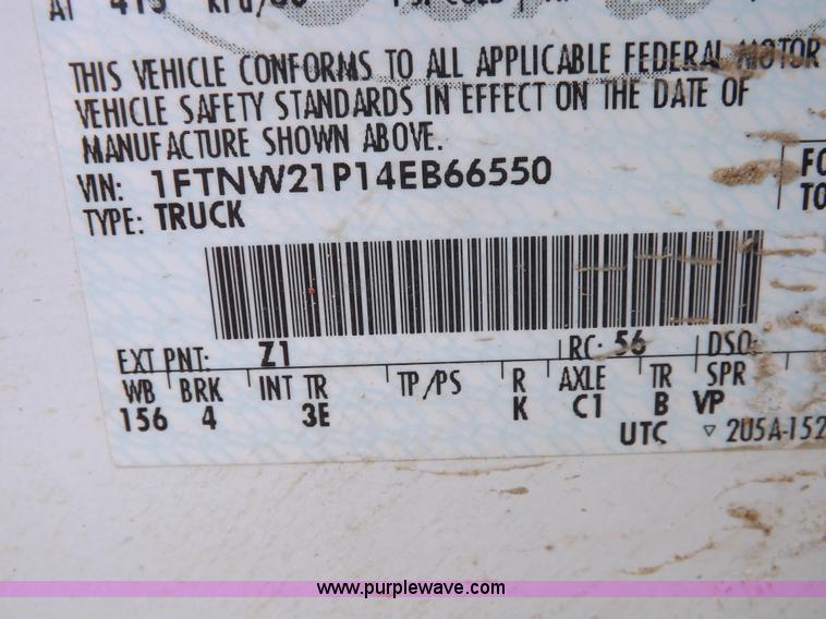 image for item F6481 2004 Ford F250 XLT Super Duty CrewCab pickup truck