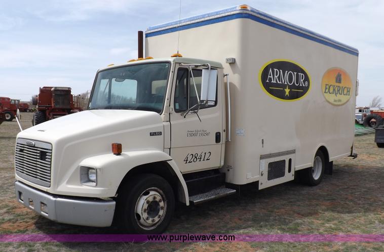 image for item F6492 2000 Freightliner FL60 semi truck