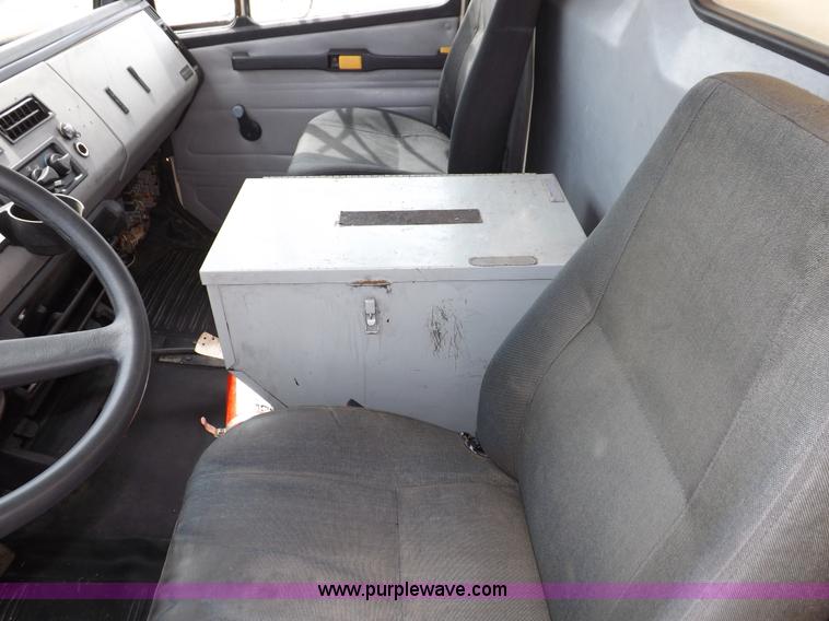 image for item F6492 2000 Freightliner FL60 semi truck