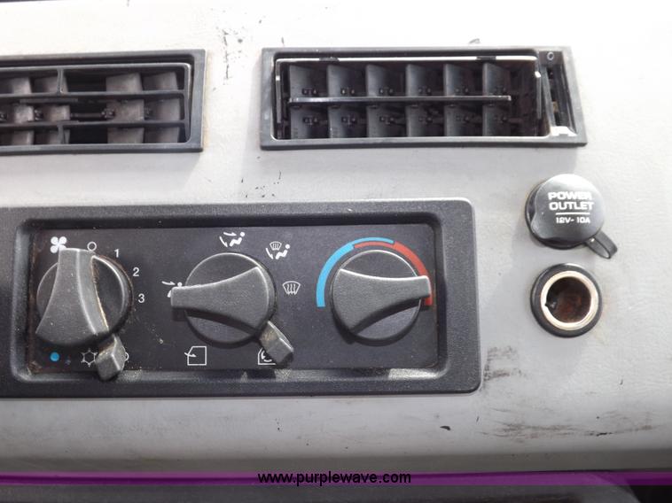 image for item F6492 2000 Freightliner FL60 semi truck