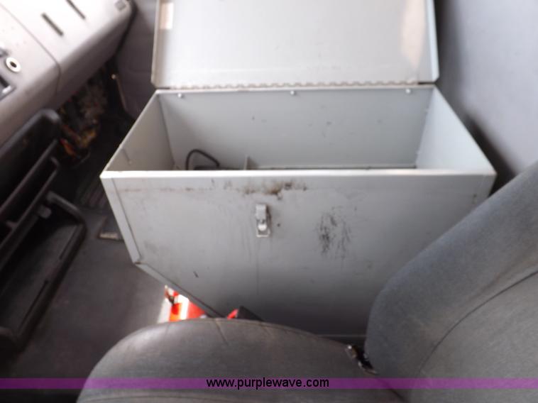 image for item F6492 2000 Freightliner FL60 semi truck