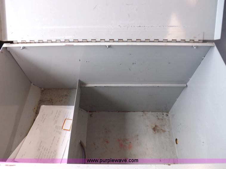 image for item F6492 2000 Freightliner FL60 semi truck